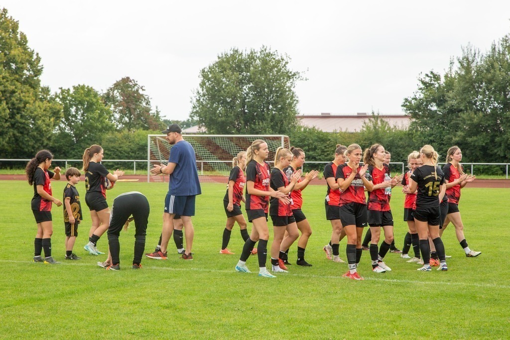Fußball I FRAUEN I Saison 2025-2026 I Freundschaftsspiel I SGM Alfdorf-Mögglingen - 1FC Heidenheim 1846 I_250817_0687 | Fotopresso – Sportfotografie in Heidenheim & Umgebung. Professionelle Sportfotografie für unvergessliche Momente. Dynamische Action-Shots, emotionale Szenen & hochwertige Bilder. - Realisiert mit Pictrs.com