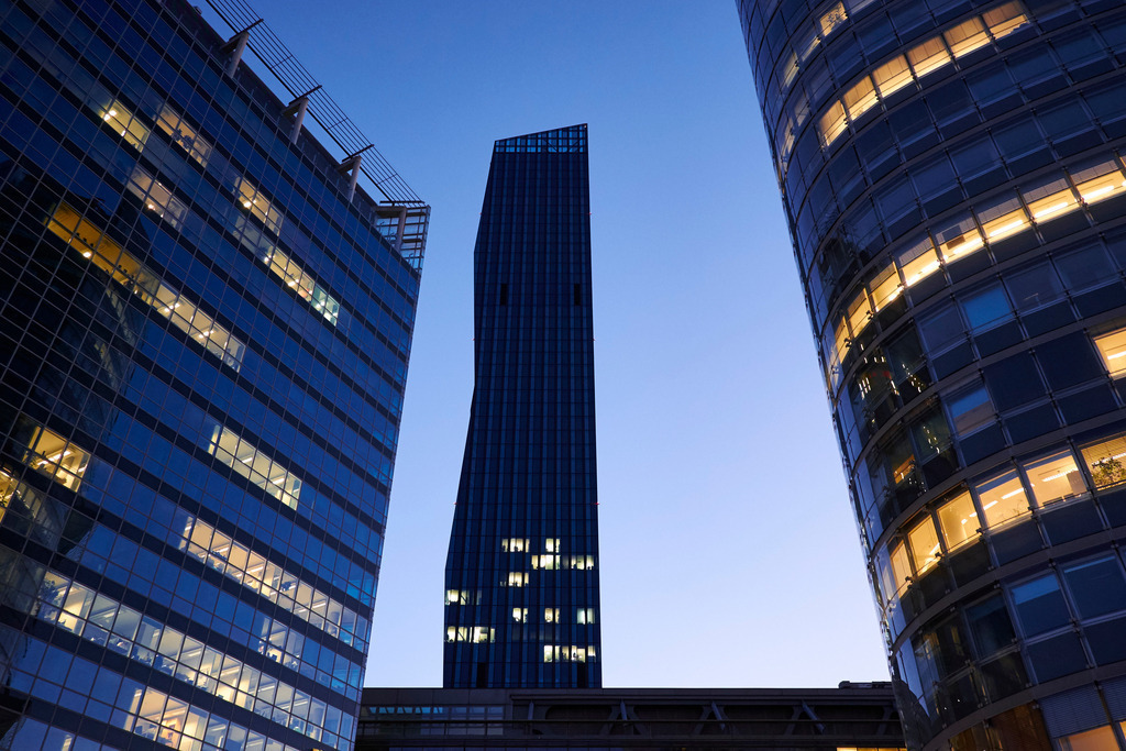 Stadtteil Donaucity am Abend | Wien, Austria - March 02, 2015: Stadtteil Donaucity am Abend. - Realisiert mit Pictrs.com