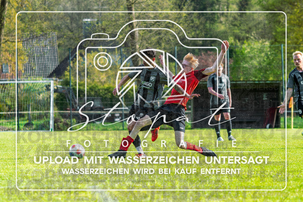 Kreisliga Herren HK - FG Fulde-Stellichte vs. SG Wintermoor-Schuelern | Nazar Genco (FG Fulde-Stellichte #14), Eduard Regehr (SG Wintermoor/Schuelern #17); Kreisliga Herren HK - FG Fulde-Stellichte vs. SG Wintermoor-Schuelern am 26.04.2026 in Lehrdestadion, Stellichte - Realisiert mit Pictrs.com