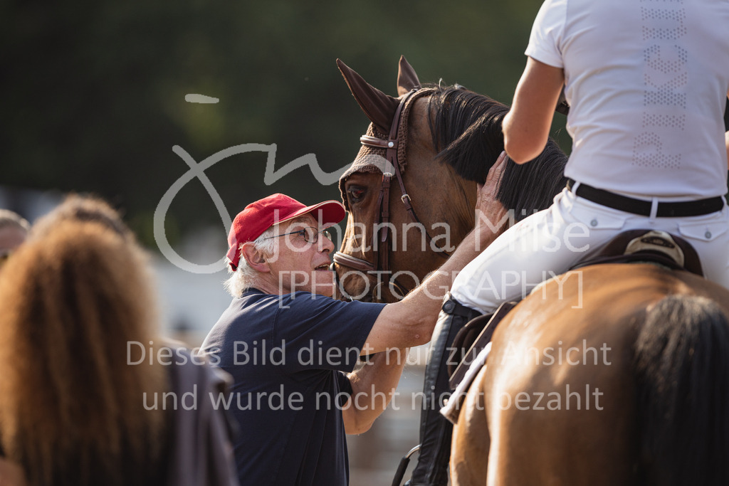230624_PfSpTa_GroßerPreis-258 | Deine schönsten Turniermomente als professionelle Fotos! Entdecke hochwertige Pferdesport-Fotografie im Online-Shop. Jetzt Fotos finden & bestellen!