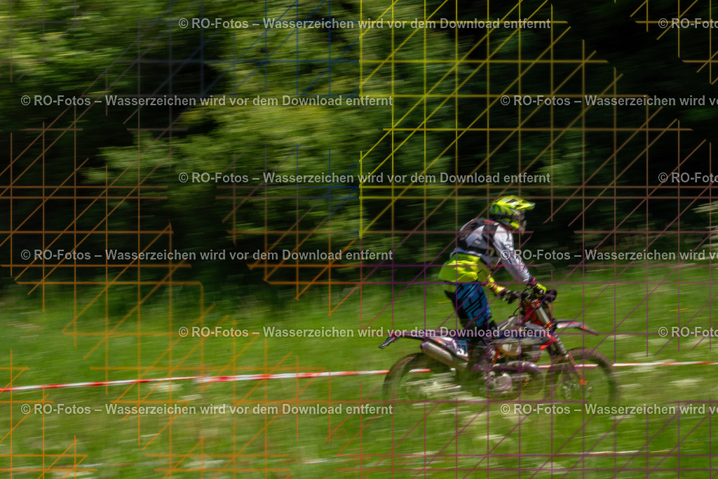Wolfshausen 2 Lauf -694 | Sportfotografie von RO-Fotos: Motorsport, Motocross, Enduro, Laufveranstaltungen und Triathlon. Professionelle Fotos von Sportlern und Events. - Realisiert mit Pictrs.com
