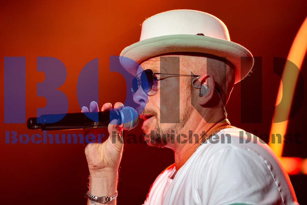 Zeltfestival Ruhr 2024 - Jan Delay  {date} -  | {headline}(Foto: Sebastian Sendlak / BOND) - Realisiert mit Pictrs.com