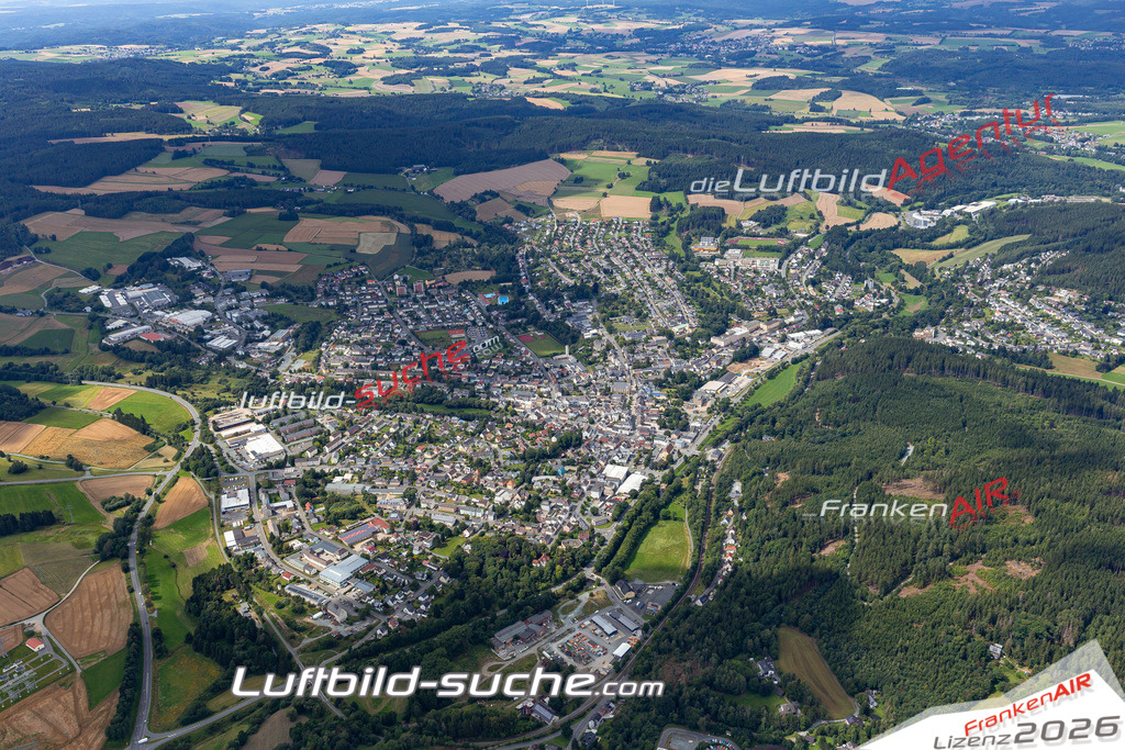 Aktuelles Luftbild von  Naila Kauf mit Lizenz / Bildrechten möglich- Die Luftaufnahme wurde 2021 mittels UL-Flugzeug erstellt ( keine Drohne ) - hochauflösende Kamera-Systeme von  Canon -Beste Qualität - Für grossformatige Ausdrucke geeignet. Die Geschenkidee !