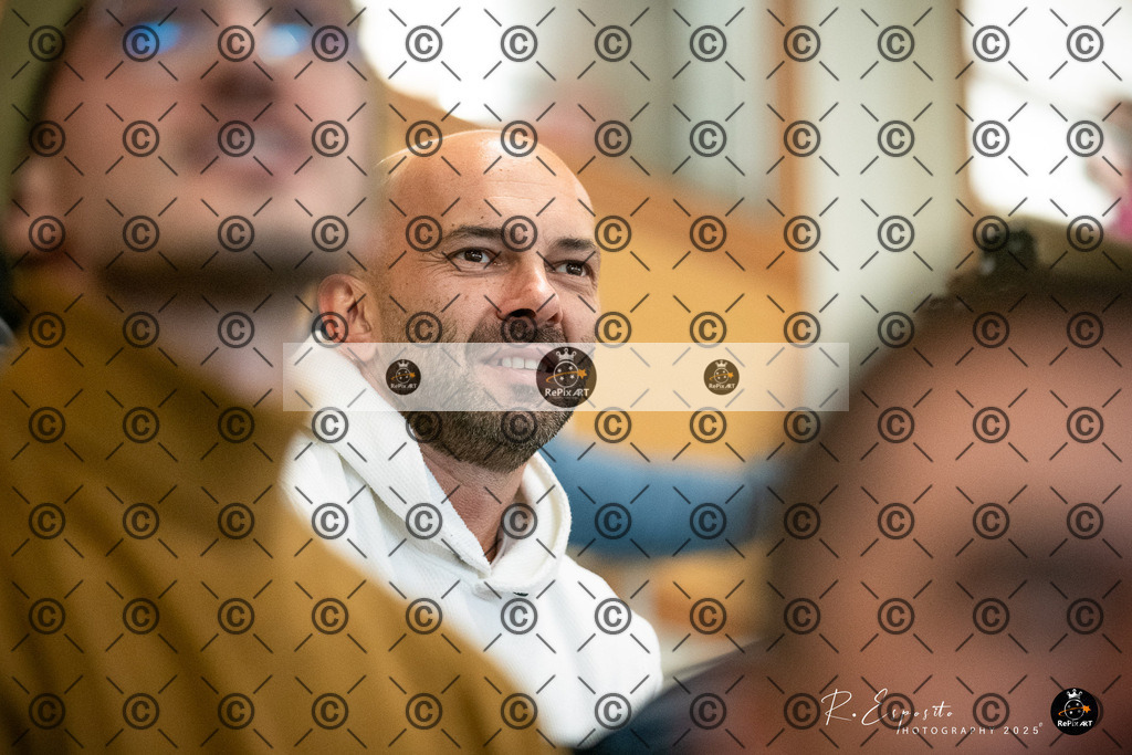 20251129_FCR-Hallenturnier-E_RAW-2_022-24 | Sport und Naturfotografie von Roberto Esposito zeigt echte Momente Bewegung und die Schönheit der Natur. Ausdrucksstarke Bilder schaffen Emotionen.