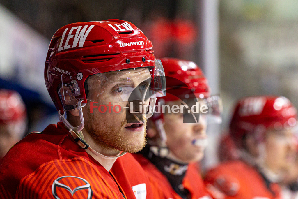 EC Peiting vs EV Füssen | Eishockey Oberliga Süd 2023/2024, EC Peiting vs EV Füssen, 20240112,
Daniel HOLZMANN (ECP 10) auf der Bank,
2024-01-12 in Peiting (Eisstadion)
10 Daniel HOLZMANN (ECP 10)
Copyright: WolfgangxLindner foto-lindner.de