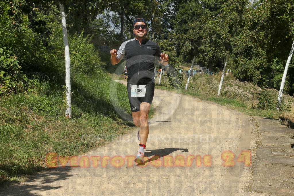 250824_1235_EX1_9827 | Sportfotografie im Rhein-Sieg Kreis, Köln, Bonn, NRW, Rheinland Pfalz, Hessen, etc. Unser Tätigkeitsfeld umfasst den Laufsport vom Volkslauf über den Marathon, Duathlon, Triathon bis zum Ultralauf wie Kölnpfad Ultra oder Schindertrail.