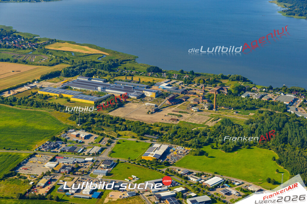Neue Luftbildaufnahme der Stadt Ribnitz-Damgarten - Das Luftbild wurde 2025 vom UL-Flugzeug heraus erstellt ( keine Drohnenaufnahme ) - Hochauflösende Luftaufnahme - für Wandbilder und großformatige Ausdrucke geeignet. Das besondere Geschenk!Hier alle&nbsp;Infos zur Lizenzierung der LuftaufnahmeWir fliegen auch dieses Jahr wieder in Ihre Region um Luftbilder zu erstellen.- Luftbild anfragen