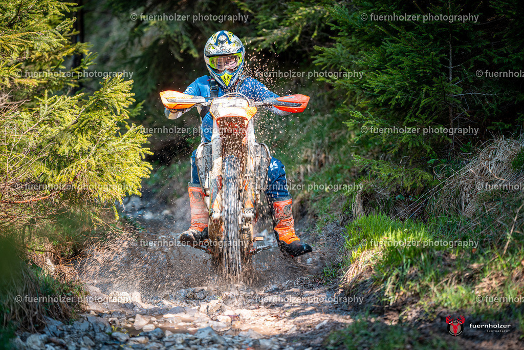 fuernholzer_250501-C2-67 | Fotografische Impressionen von der Red Stag Enduro Extreme by fuernholzer-photography.com. Endurosport in Österreich fotografisch festgehalten von fuernholzer. Auftragsfotografie für Private, Gewerbefotos und Industriefotografie. Eventfotografie, Sportfotografie und Motorsportfotografie. Anbieter von Fotoworkshops, Fototraining, fotografischen Vorträgen und Fotoseminaren.