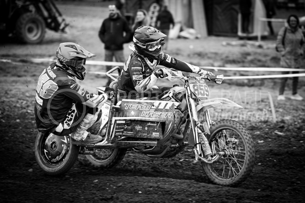 Motocross Schlatt bei Winterthur - 30. April 2023 | #859 Kaeser Nevio / Kaeser Jano aus Schweizersholz (CH) auf Wsp Ktm in der Kategorie Seitenwagen am Motocross Schlatt bei Winterthur, 30. April 2023. 
Instagram: @mx_schlatt | @mc_wila | @sam_schweiz
Bild: Sportfotografie Markus Aeschimann | www.markus-aeschimann.ch - Realisiert mit Pictrs.com