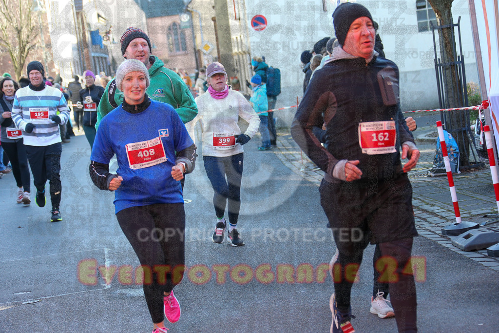 241201_1147_EX1_0971 | Sportfotografie im Rhein-Sieg Kreis, Köln, Bonn, NRW, Rheinland Pfalz, Hessen, etc. Unser Tätigkeitsfeld umfasst den Laufsport vom Volkslauf über den Marathon, Duathlon, Triathon bis zum Ultralauf wie Kölnpfad Ultra oder Schindertrail.
