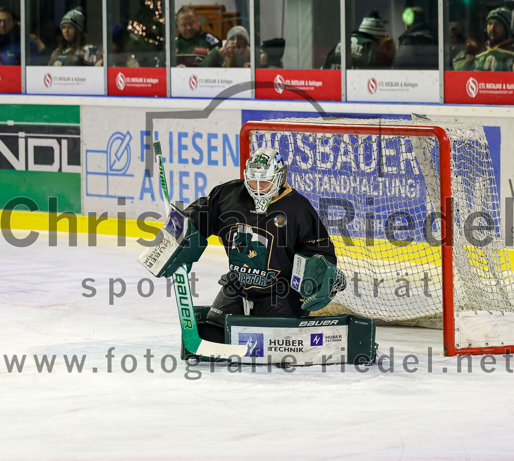 2025-12-05_033_TSV_Erding_gegen_Stuttgart_Rebels | Erding, Deutschland, 05.12.2025:Eishockey, Oberliga Süd 2025 / 2026, 23. Spieltag, TSV Erding gegen Stuttgart Rebels, Endergebnis: 5:6Torwart Leon Meder (Erding Gladiators, #39)Foto: Christian Riedel / fotografie-riedel.net