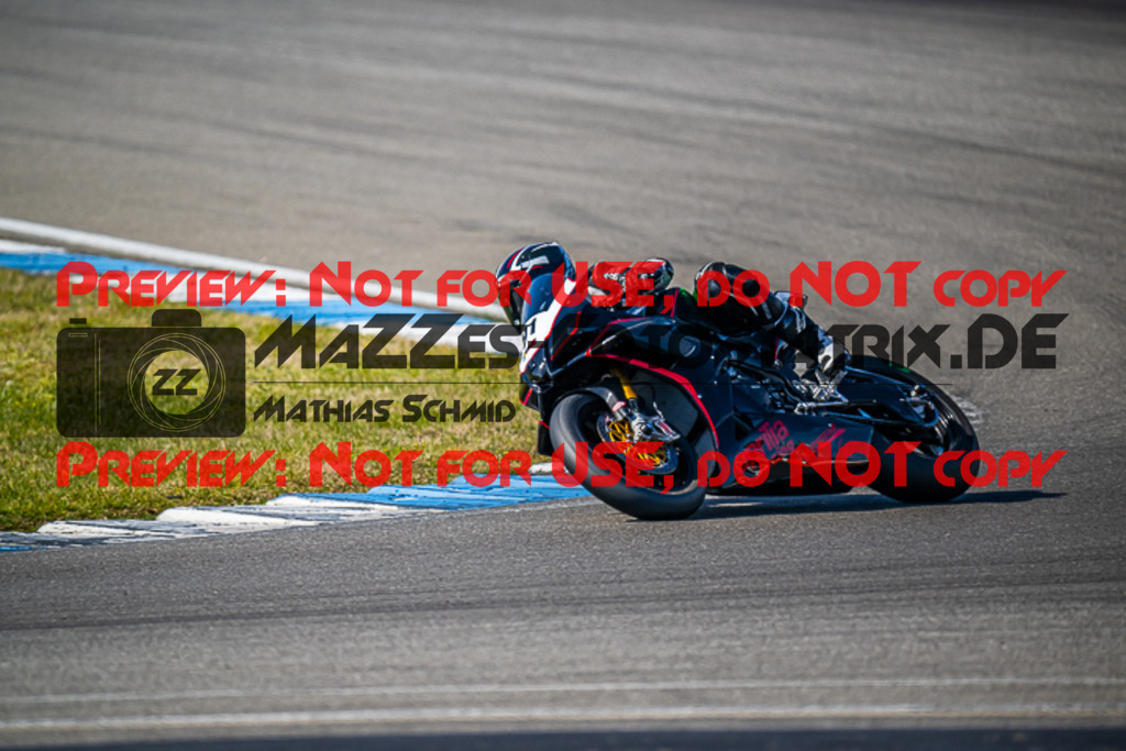 MaZZes_FotoMatrix_230410_4838 | ROT