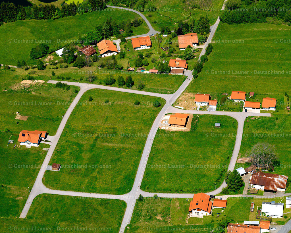 2724004 | ANNATHAL 19.05.2007 Wohngebiet einer Einfamilienhaus- Siedlung  in Annathal im Bundesland Bayern, Deutschland // Single-family residential area of settlement  in Annathal in the state Bavaria, Germany Foto: Gerhard Launer