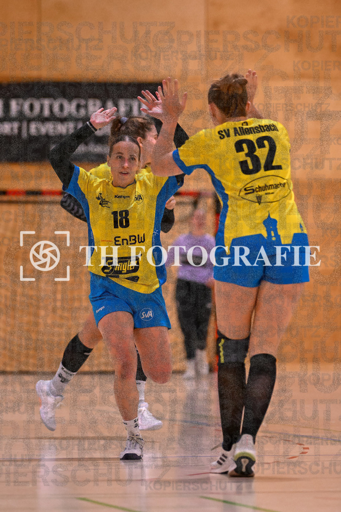 GER, SG Maulburg/Steinen - SV Allensbach 2, Frauen-Handball, Oberliga Suedbaden, 1. Spieltag, Saison 2024/2025, 28.09.2024 | Vanessa Woschek (SV Allensbach 2, #18), Marlene Scherer (SV Allensbach 2, #32)GER, SG Maulburg/Steinen - SV Allensbach 2, Frauen-Handball, Oberliga Suedbaden, 1. Spieltag, Saison 2024/2025, 28.09.2024Foto: TH Fotografie/Thomas Hess