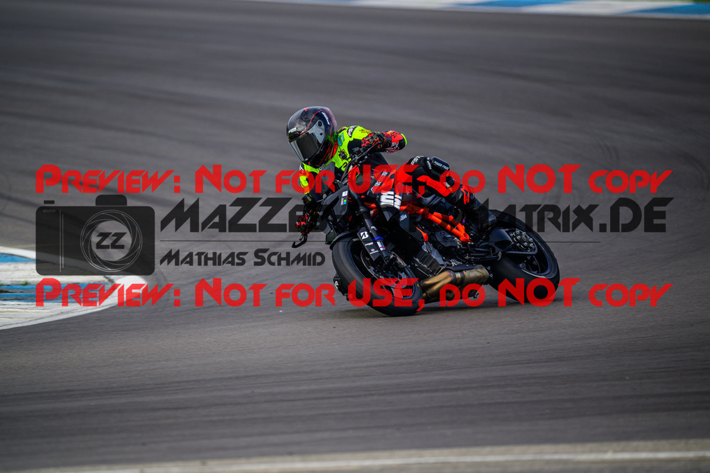 MaZZes_Fotomatrix_20250421_6007705_2102 | WEISS