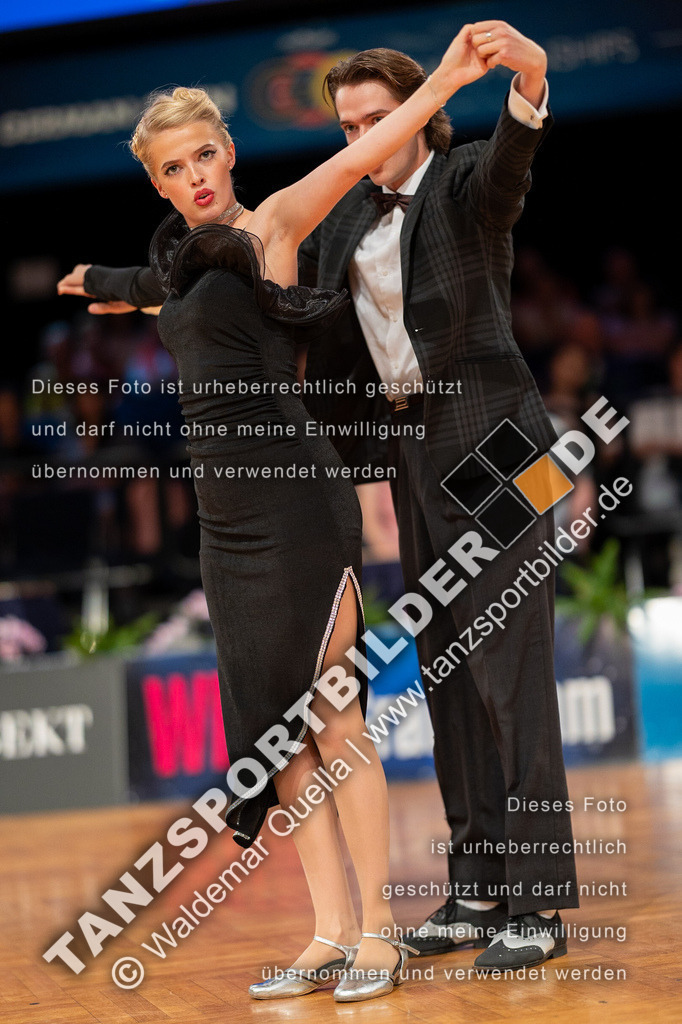 20230812-14158 | Hier finden Sie Tanz Bilder vom Latein und Standard Formationen tanzen. Sportbilder vom Tanzsport. Schöne Fotos und von Weltmeisterschaft, Europameisterschaft, Bundesliga, Regionalliga, Oberliga und Landesliga sowie von GOC Stuttgart, DanceComp, WM Bremen