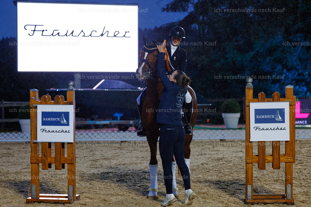 04_2-Siegerehrung-Dressur M__ -StoibPH-2891 | working equitationturnier fotograf videograf stoibphotography marixx film working equitation deutschland reitsport turnierfotografie eventfotografie equestrian events
