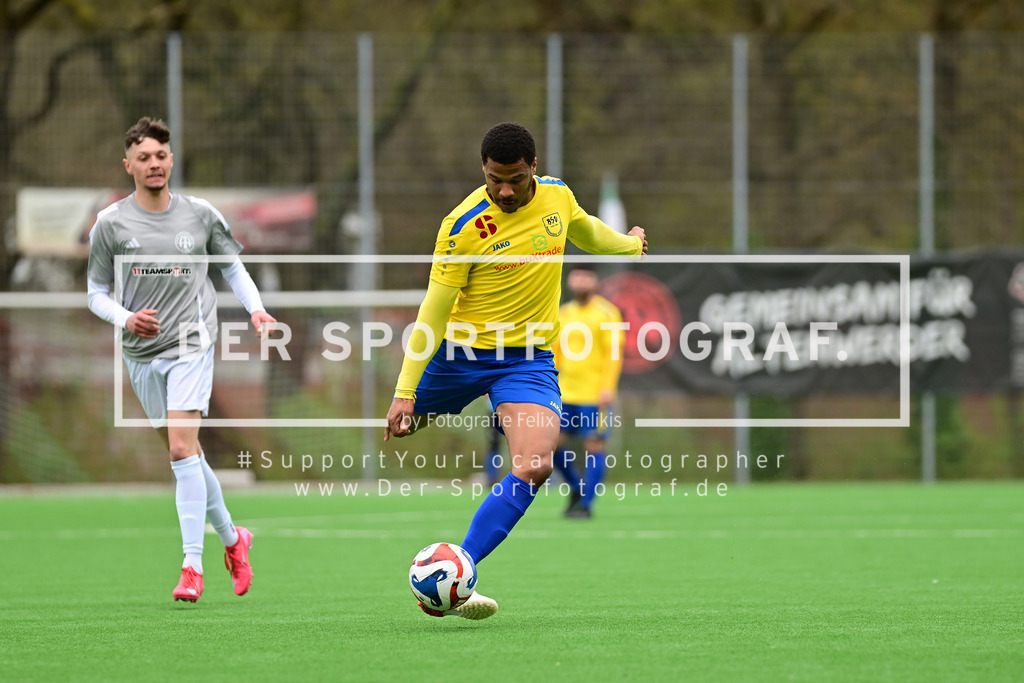 Fußball I Herren I Saison 2024-2025 I Kreisliga I 28. Spieltag I FTSV Altenwerder II - Buxtehuder SV I 66477 | Der Sportfotograf. - Realized with Pictrs.com