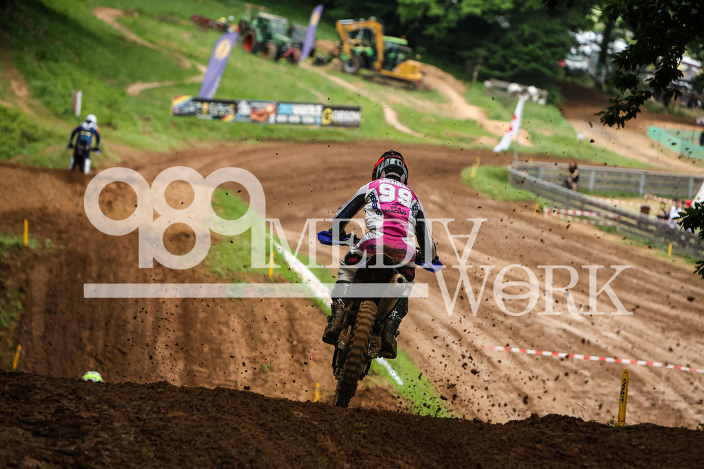 5E6A5229 | 989 MEDIAWORK