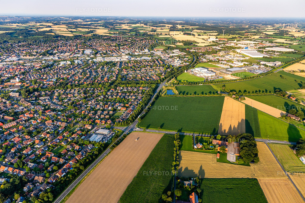 Luftbild: Stadtansicht aus Westen jenseits der B525 im Ortsteil Coesfeld-Stadt in Coesfeld im Bundesland Nordrhein-Westfalen in Deutschland. Foto: IMG_008088.jpg vom 13.07.2020 durch Werner Riehm/FLY-FOTO.de