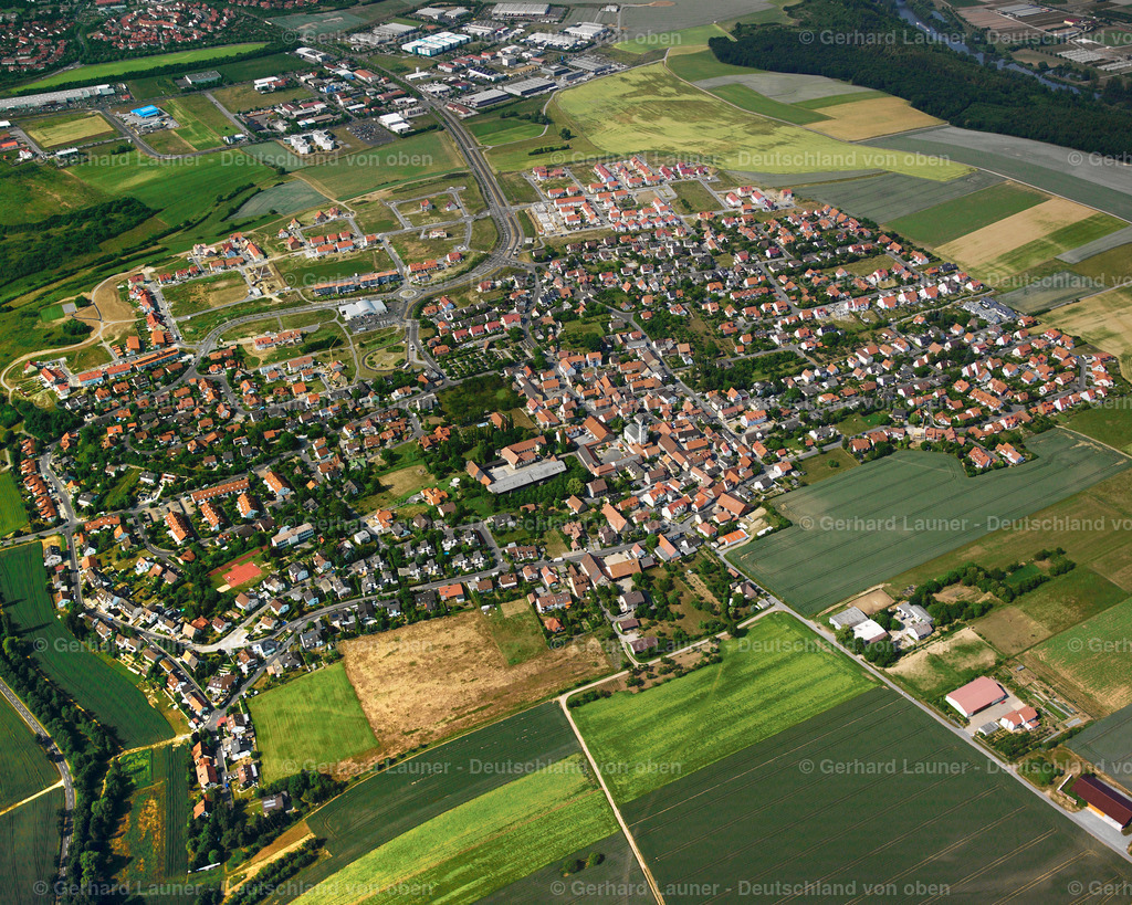 9300358 | ROTTENBAUER 31.08.2016 Wohngebiet - Mischbebauung der Mehr- und Einfamilienhaussiedlung  in Rottenbauer im Bundesland Bayern, Deutschland // Residential area - mixed development of a multi-family housing estate and single-family housing estate  in Rottenbauer in the state Bavaria, Germany Foto: Gerhard Launer
