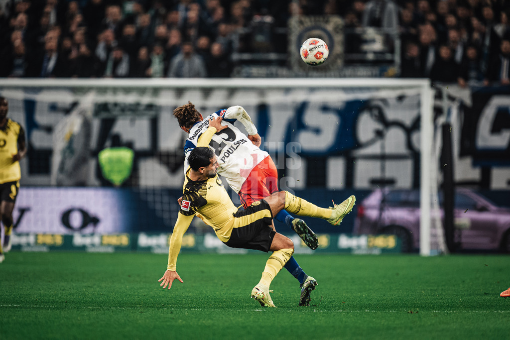 Fußball | Männer | Saison 2025/2026 | 1. Fußball-Bundesliga | 10. Spieltag | Hamburger SV vs. Borussia Dortmund | 08.11.2025 | v.l. Emre Can (#23, Borussia Dortmund) gegen Yussuf Poulsen (#15, HSV)