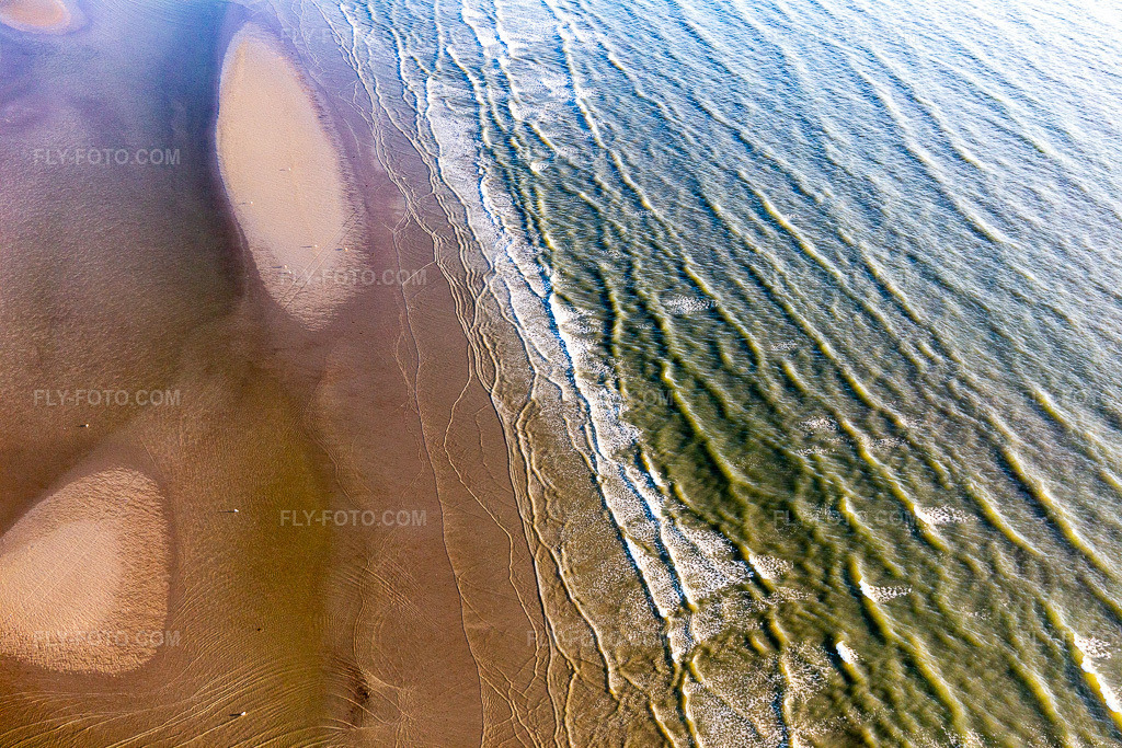 Aerial view: West beach at high tide in Fanø in the state South Denmark, Denmark.Photo: IMG_118951.jpg taken on 09/21/2019 by Werner Riehm/FLY-FOTO.comResolution of the original: 5472 x 3648 px