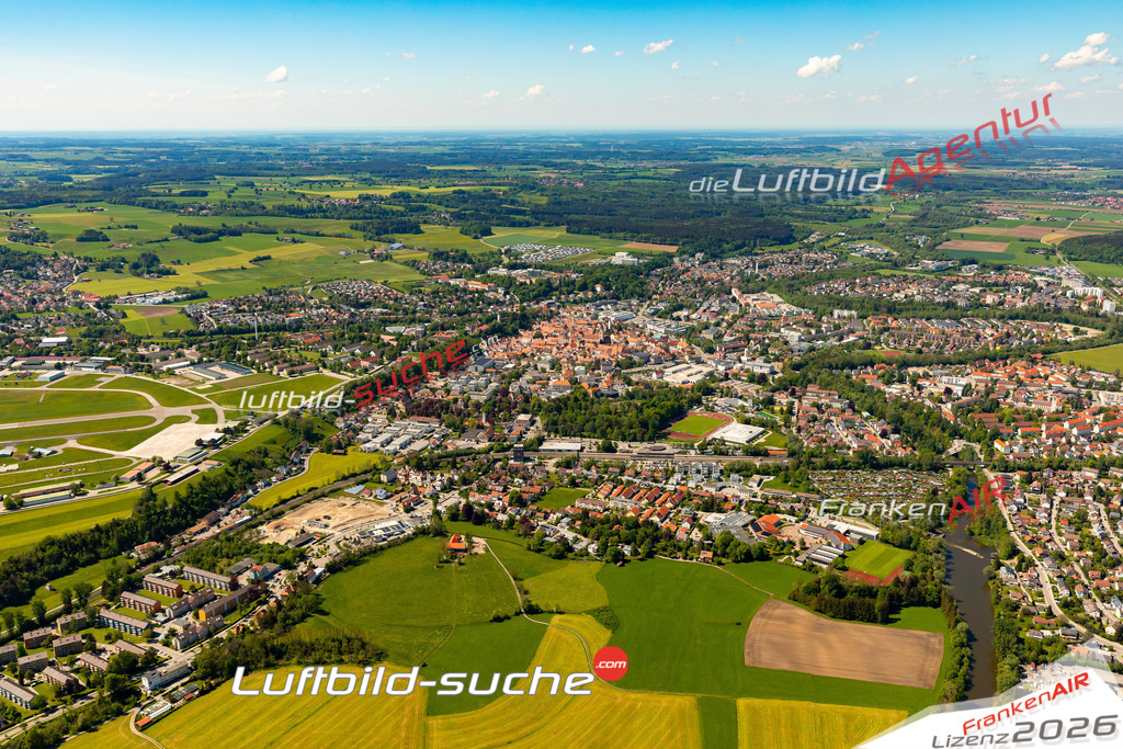 Das Luftbild zeigt :  Kaufbeuren - Die Luftaufnahme wurde 2024 vom UL-Flugzeug aus erstellt ( keine Drohne ) - Hochauflösende Luftaufnahme - Für grossformatige Ausdrucke geeignet. Die Geschenkidee !Mit Lizenz und Bildrechte bestellbar