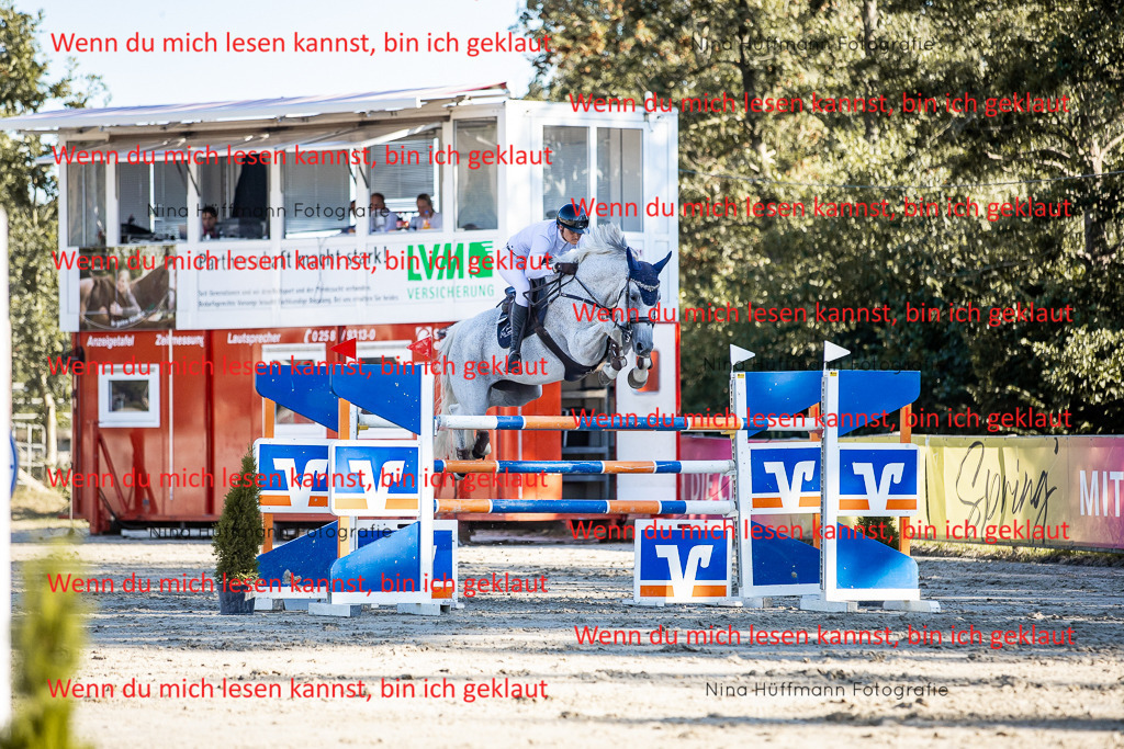 BK1A8249 | Turnierbilder Turnierfotos Nina Hüffmann Turnierfotografie Pferdefotografie Tierzeichnung Haustierzeichnung Pferdezeichnung Hundezeichnung Videograf  - Realisiert mit Pictrs.com