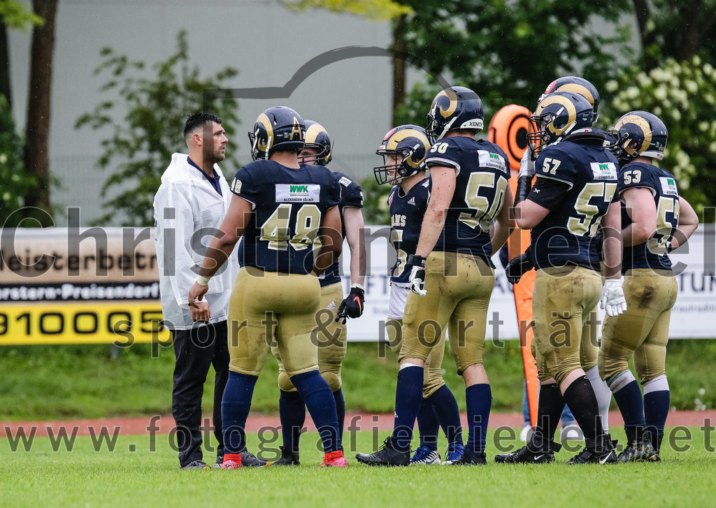 2022-05-29_051_Erding_Bulls_gegen_Nuernberg_Rams | Erding, Deutschland, 29.05.2022:
Fußball, Regionalliga 2022, 5. Spieltag, Erding Bulls gegen Nürnberg Rams, Endergebnis: 10:16

Foto: Christian Riedel / fotografie-riedel.net