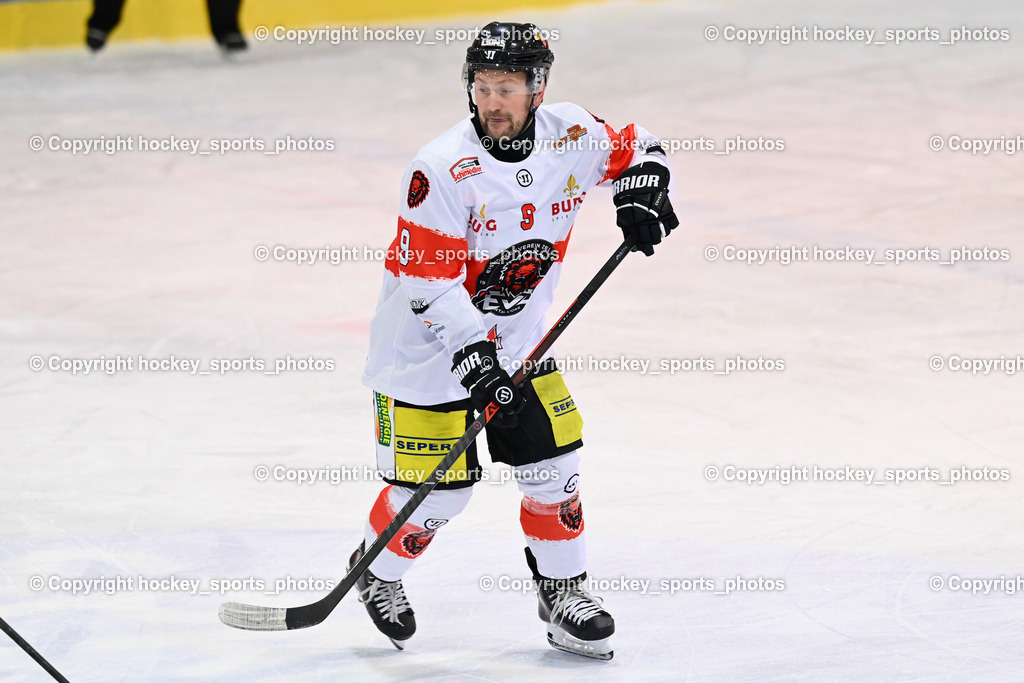 ESC SPARKASSE STEINDORF vs. EV ZELTWEG MURTAL LIONS | #9 Liebscher Bernhard EV ZELTWEG MURTAL LIONS, ESC SPARKASSE STEINDORF vs. EV ZELTWEG MURTAL LIONS, ESC SPARKASSE STEINDORF vs. EV ZELTWEG MURTAL LIONS am 27.12.2025 in Steindorf (Ossiachersee Halle), Austria, (Photo by Bernd Stefan)