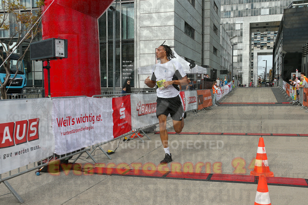 250920_1319_EX1_4034 | Sportfotografie im Rhein-Sieg Kreis, Köln, Bonn, NRW, Rheinland Pfalz, Hessen, etc. Unser Tätigkeitsfeld umfasst den Laufsport vom Volkslauf über den Marathon, Duathlon, Triathon bis zum Ultralauf wie Kölnpfad Ultra oder Schindertrail.