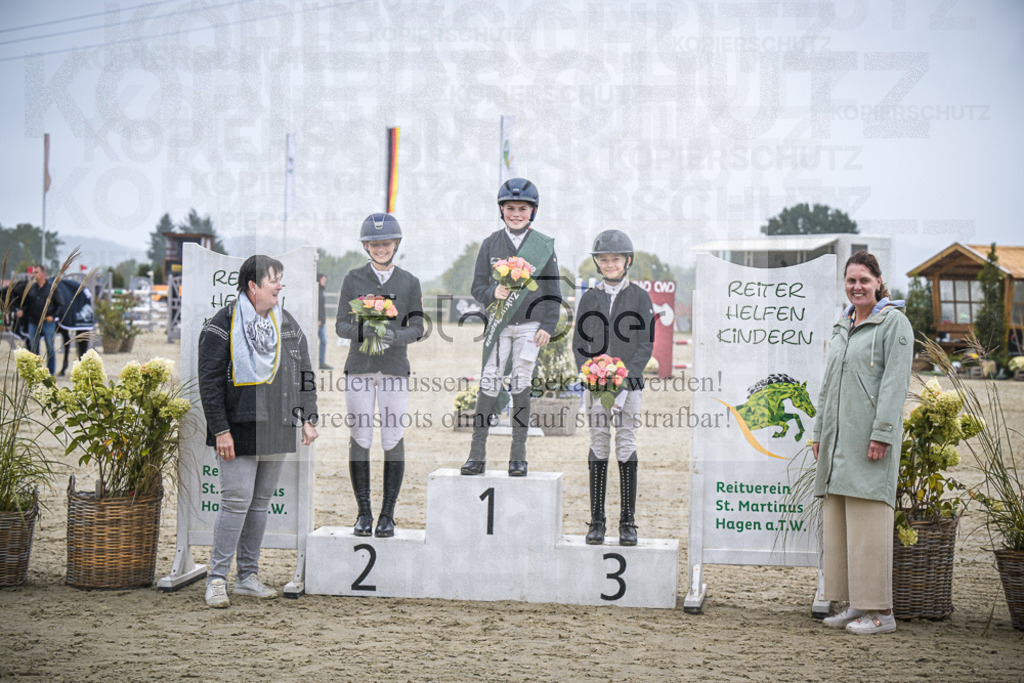 DOS_0100 | Entdecke hochwertige Reitturnierfotos von Foto Oger. Professionell, emotional und authentisch – jetzt Lieblingsmomente im Shop bestellen.Deutschlandweite Turnierfotografie. - Realisiert mit Pictrs.com