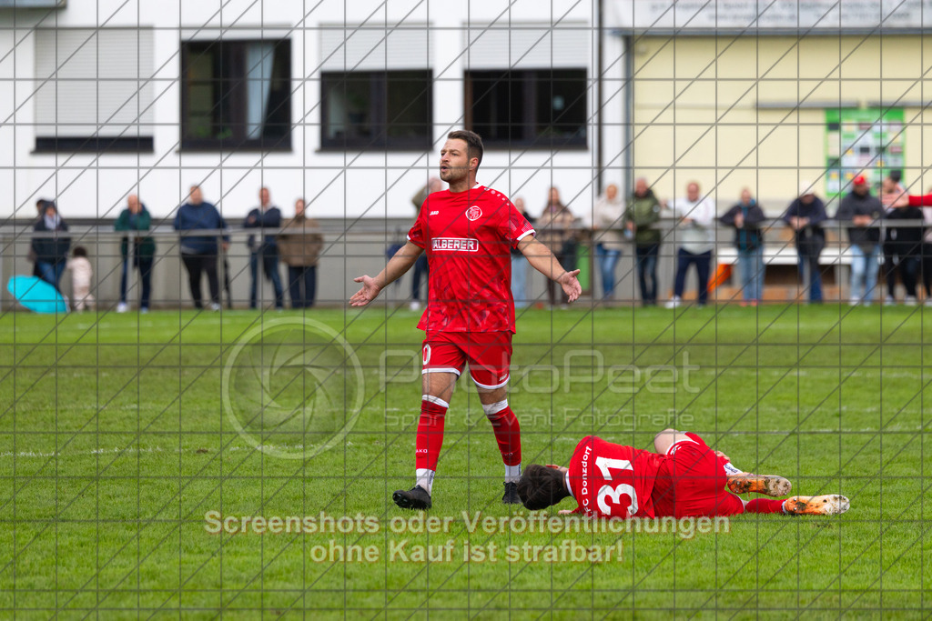 20261011_163904_0485_(c)_by_PhotoPeet | #,KSG Eislingen (grün) vs. 1.FC Donzdorf (rot), Fußball, Bezirksliga - Bezirk Neckar/Fils, 07. Spieltag, Saison 2026/2027, Rasensportplatz, Albstraße 69, 73054 Eislingen, 11.10.2026 - 15:00 Uhr,Foto: PhotoPeet / Sport- &amp; Eventfotografie / Peter Harich