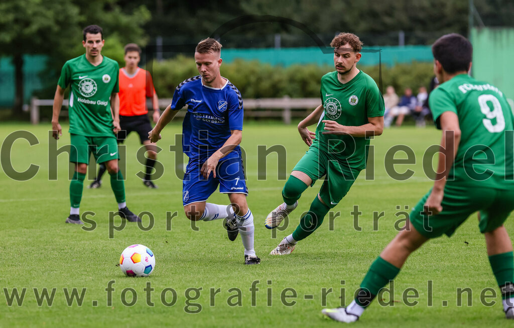 2023-08-04_025_FC_Forstern_gegen_FC_Langengeisling_II | Forstern, Deutschland, 04.08.2023:
Fußball, Kreisklasse 2023 / 2024, 1. Spieltag, FC Forstern gegen FC Langengeisling II, Endergebnis: 2:1

Thomas Hinterwimmer (FC Langengeisling, #7), Alexander Huber (FC Forstern, #10)

Foto: Christian Riedel / fotografie-riedel.net