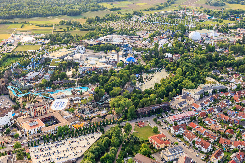 Luftbild: FoodLoop, Josefinas kaiserliche Zauberreise und Wichtelhausen des Europapark Rust in Rust im Bundesland Baden-Württemberg in Deutschland. Foto: IMG_147277.jpg vom 29.05.2025 durch Werner Riehm/FLY-FOTO.deico_highlight