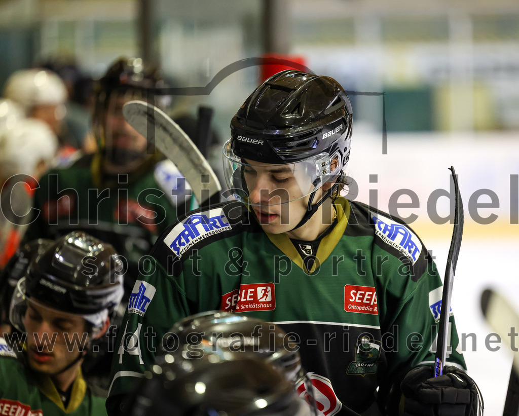 2022-12-16_089_TSV_Erding_gegen_EC_Pfaffenhofen | Erding, Deutschland, 16.12.2022:
Eishockey, Bayernliga 2022 / 2023, 21. Spieltag, TSV Erding gegen EC Pfaffenhofen, Endergebnis: 14:1

Paul Wallek (Erding Gladiators, #44)

Foto: Christian Riedel / fotografie-riedel.net