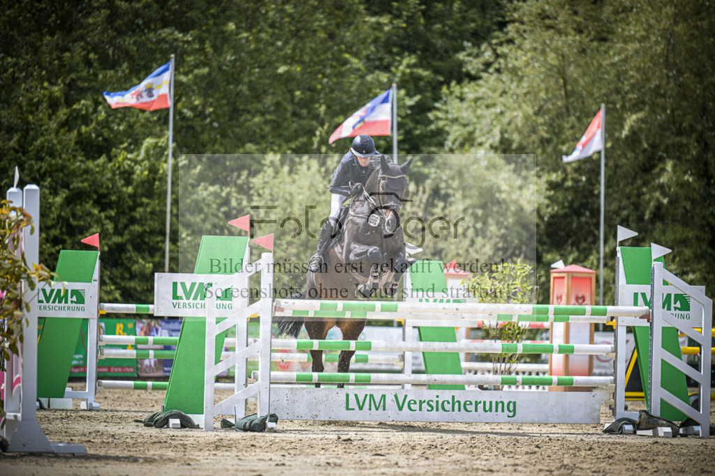DOS_6082 | Entdecke hochwertige Reitturnierfotos von Foto Oger. Professionell, emotional und authentisch – jetzt Lieblingsmomente im Shop bestellen.Deutschlandweite Turnierfotografie. - Realisiert mit Pictrs.com
