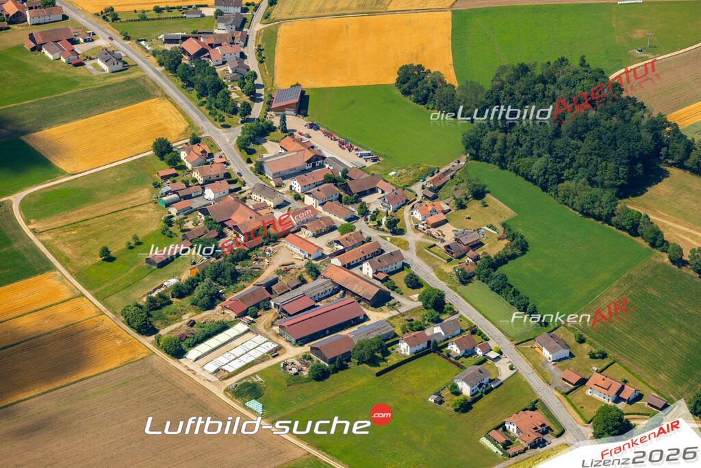 Das Luftbild zeigt : Tasching Cham - Die Luftaufnahme wurde 2023 vom UL-Flugzeug aus erstellt ( keine Drohne ) - Hochauflösende Luftaufnahme - Für grossformatige Ausdrucke geeignet. Die Geschenkidee !Mit Lizenz und Bildrechte bestellbar