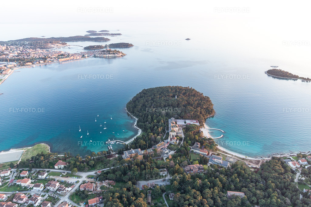 Luftbild: Ortsansicht in Rovinj im Bundesland Gespanschaft Istrien in Kroatien. Foto: IMG_106193.jpg vom 13.04.2018 durch Werner Riehm/FLY-FOTO.de