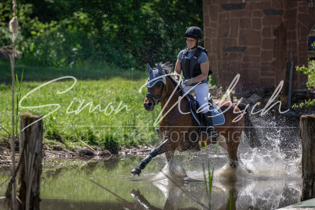 20260523-_3LI7767 | Tierfotografie Pferde, Hunde, Katzen, Haustiere.
Turnierfotografie Reitturniere, Reiten, Springreiten, Dressur in Hanau, dem Main-Kinzig-Kreis und dem Rhein-Main- Gebiet um Frankfurt