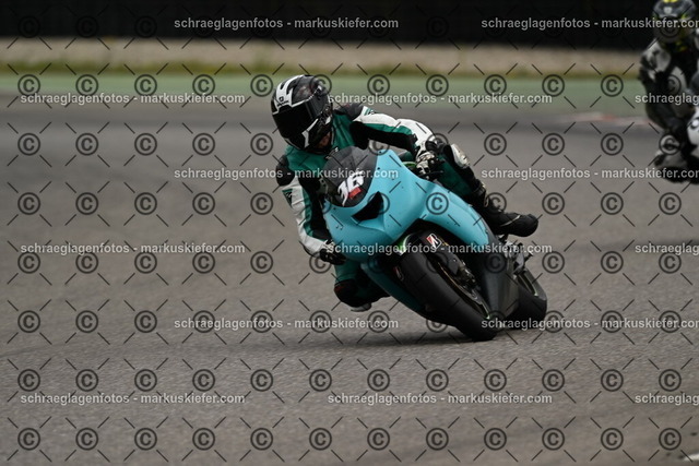 25bt02-1653 | markuskiefer.com - Realisiert mit Pictrs.com