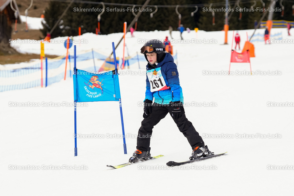 SRF_02.01.2026_0376 | Skirennfotos,Serfaus,Fiss,Ladis,Kinderskirennen,Winter,Tirol,Oberland,skirace,SFL,feelfree,weil wir's genießen,ski,Ski,skifahren,Sonnenplateau, - Realisiert mit Pictrs.com