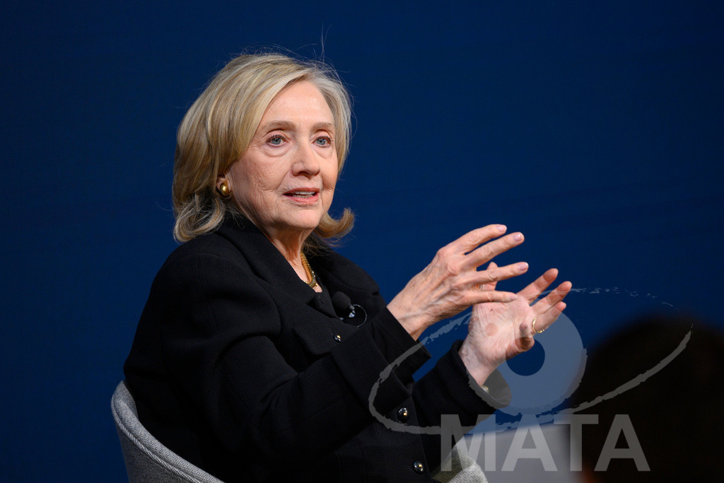 _DWI3124 | Die US-Politikerin Hillary Clinton auf der Veranstaltung Bridging Scholarship and Statecraft im Rahmen der Münchner Sicherheitskonferenz 2026. München, 13.02.2026 Bayern Deutschland  - Realisiert mit Pictrs.com