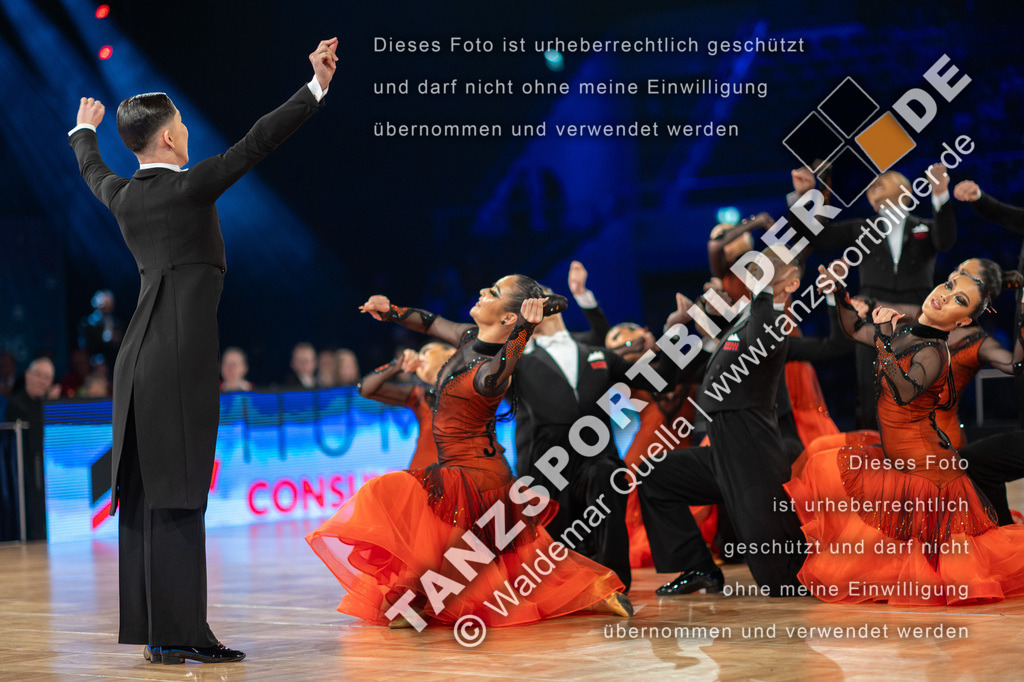 20251206-05205 | Hier finden Sie Tanz Bilder vom Latein und Standard Formationen tanzen. Sportbilder vom Tanzsport. Schöne Fotos und von Weltmeisterschaft, Europameisterschaft, Bundesliga, Regionalliga, Oberliga und Landesliga sowie von GOC Stuttgart, DanceComp, WM Bremen