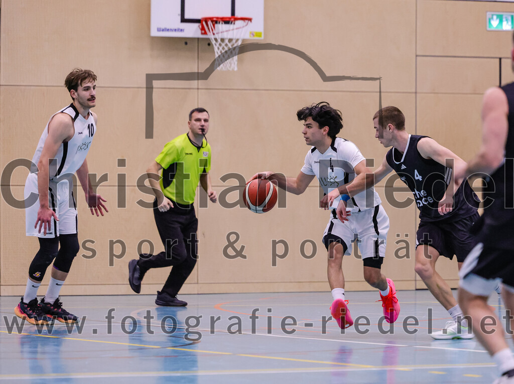 2026-01-31_052_TSV_Vaterstetten_gegen_TS_Herzogenaurach | Vaterstetten, Deutschland, 31.01.2026:Basketball, 2. Regionalliga Süd 2025 / 2026, 14. Spieltag, TSV Vaterstetten gegen TS Herzogenaurach, Endergebnis: 71:70Finn Liebig (TSV Vaterstetten, #10), Altay Öztürk (TSV Vaterstetten, #4)Foto: Christian Riedel / fotografie-riedel.net