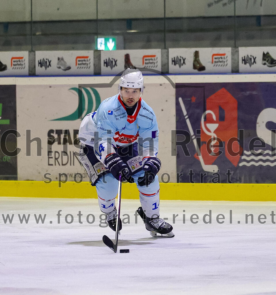 2025-12-23_057_TSV_Erding_gegen_Heilbronner_Falken | Erding, Deutschland, 23.12.2025:Eishockey, Oberliga Süd 2025 / 2026, 29. Spieltag, TSV Erding gegen Heilbronner Falken, Endergebnis: 5:4Niklas Jentsch (Heilbronner Falken, #14)Foto: Christian Riedel / fotografie-riedel.net
