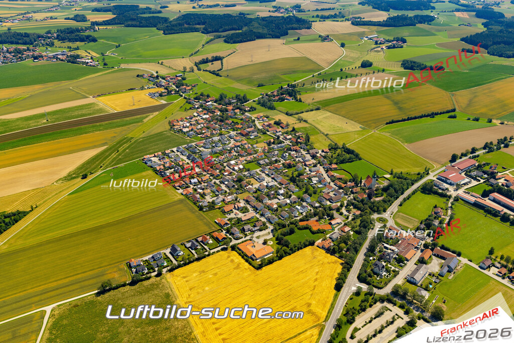 Aktuelles Luftbild von Aich Bodenkirchen - Die Luftaufnahme wurde 2022 mittels UL-Flugzeug erstellt ( keine Drohne ) - hochauflösende Kamera-Systeme von  Canon -Beste Qualität - Für grossformatige Ausdrucke geeignet. Die Geschenkidee !