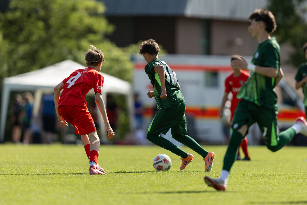Fußball I Männer I 40. Pfingscup Hollage I 13215 | realhellocedii - Realisiert mit Pictrs.com