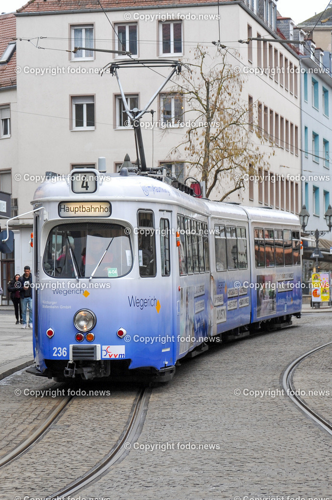 Wuerzburg_ Strassenbahn_ 01.02.2024-13 | 01.02.2024, Wuerzburg, AUT, Strassenbahn, im Bild Straßenbahn-Typ Duewag GT-D, Strassenbahn, Innenstadt, Verkehrsmittel, Verkehr, Oeffentlich, Oeffi, Historisch, Transport, Tram, Bim